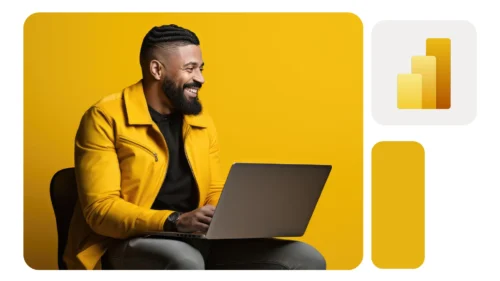 Pessoa negra usando jaqueta amarela sentada com laptop no colo, trabalhando com Power BI em ambiente com fundo amarelo.